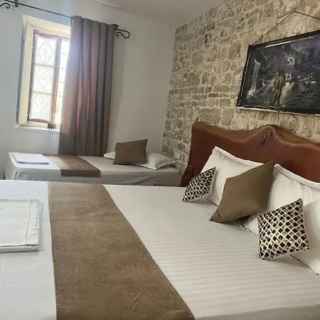 Omer The Ottoman House بيرات